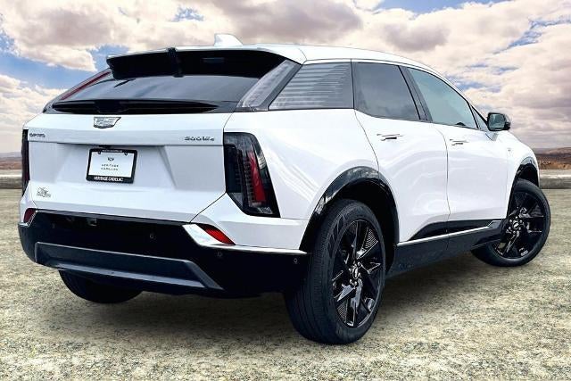 2025 Cadillac OPTIQ Luxury 2
