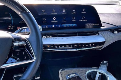 2025 Cadillac OPTIQ Luxury 2