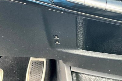 2025 Cadillac OPTIQ Luxury 2