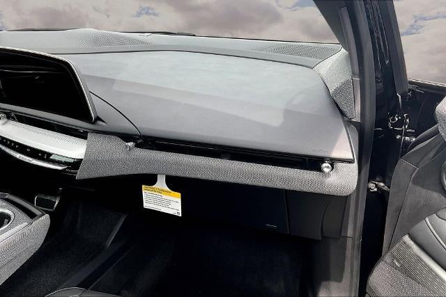 2025 Cadillac OPTIQ Luxury 2