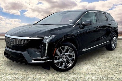 2025 Cadillac OPTIQ Luxury 2