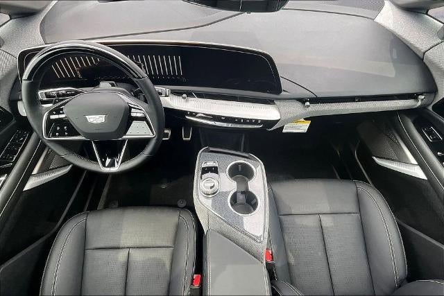 2025 Cadillac OPTIQ Luxury 2