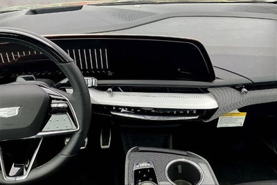 2025 Cadillac OPTIQ Luxury 2