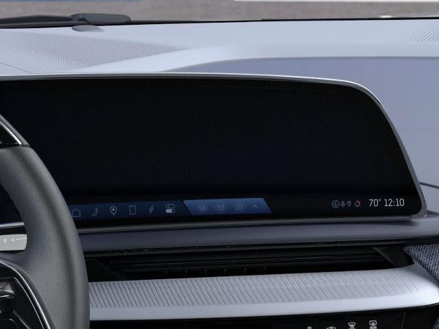 2025 Cadillac OPTIQ Luxury 2