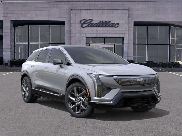 2025 Cadillac OPTIQ Luxury 2