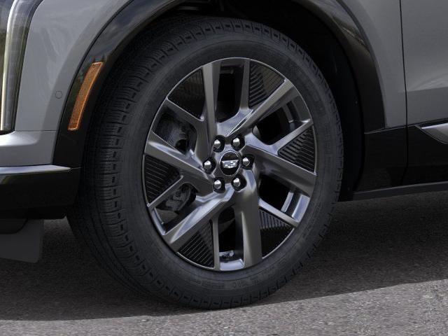 2025 Cadillac OPTIQ Luxury 2