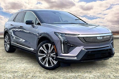 2025 Cadillac OPTIQ Luxury 2