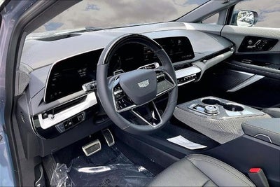 2025 Cadillac OPTIQ Luxury 2