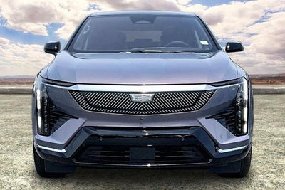 2025 Cadillac OPTIQ Luxury 2