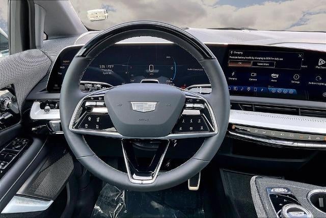 2025 Cadillac OPTIQ Luxury 2