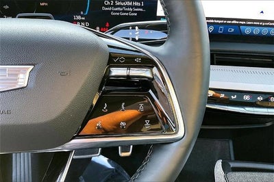 2025 Cadillac OPTIQ Luxury 2