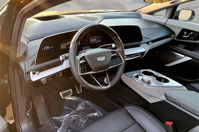 2025 Cadillac OPTIQ Luxury 2