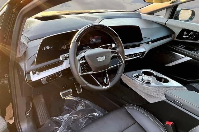 2025 Cadillac OPTIQ Luxury 2