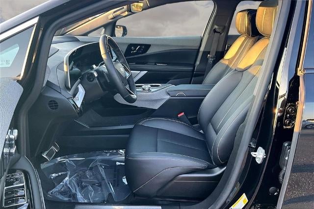 2025 Cadillac OPTIQ Luxury 2