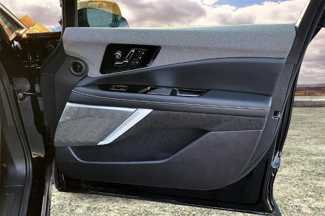 2025 Cadillac OPTIQ Luxury 2