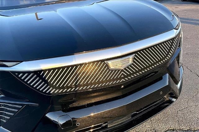 2025 Cadillac OPTIQ Luxury 2