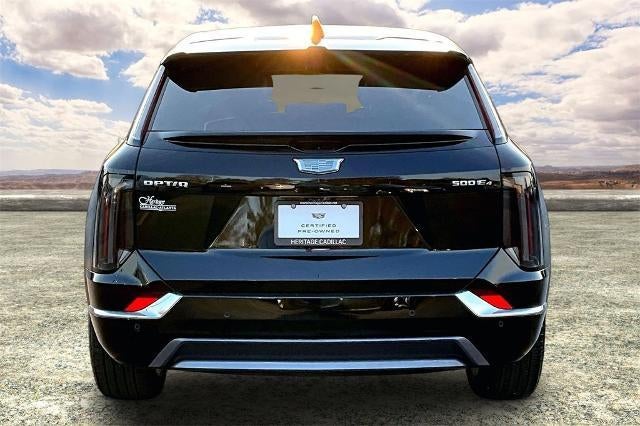 2025 Cadillac OPTIQ Luxury 2