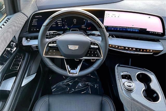 2025 Cadillac OPTIQ Luxury 2