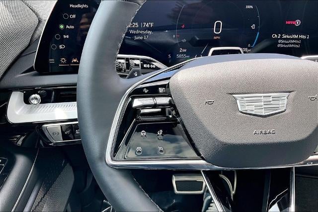 2025 Cadillac OPTIQ Luxury 2