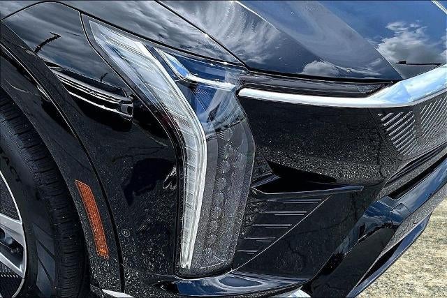 2025 Cadillac OPTIQ Luxury 2
