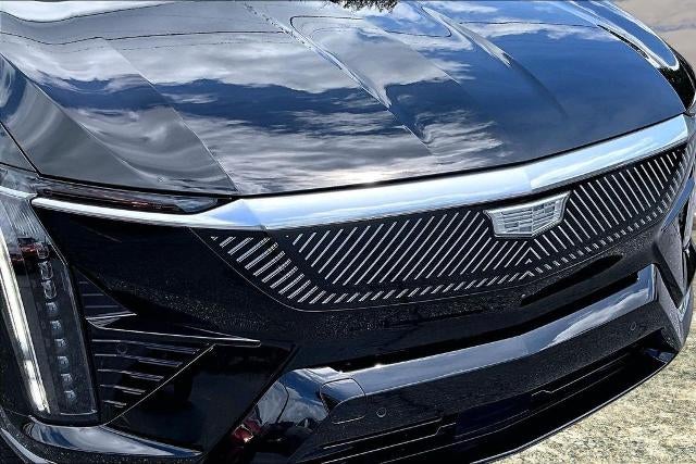 2025 Cadillac OPTIQ Luxury 2