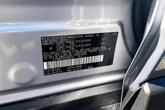 2025 Toyota RAV4 Hybrid XLE