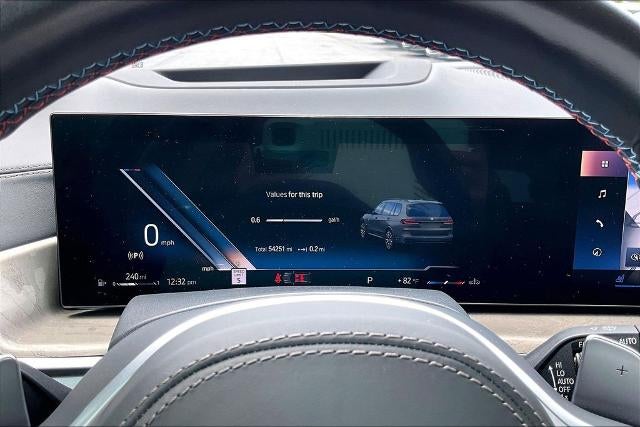 2023 BMW X7 M60i
