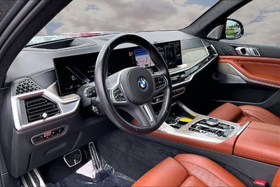 2023 BMW X7 M60i