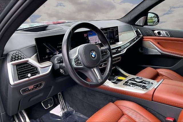 2023 BMW X7 M60i
