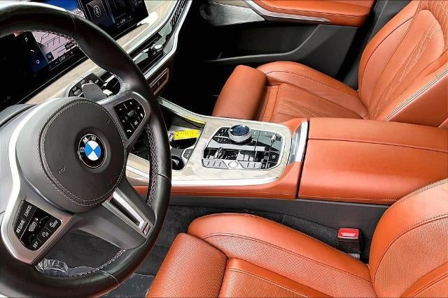 2023 BMW X7 M60i