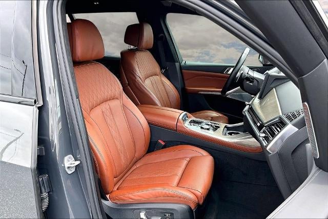 2023 BMW X7 M60i