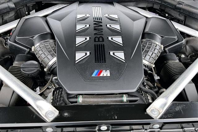 2023 BMW X7 M60i