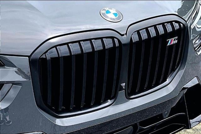 2023 BMW X7 M60i