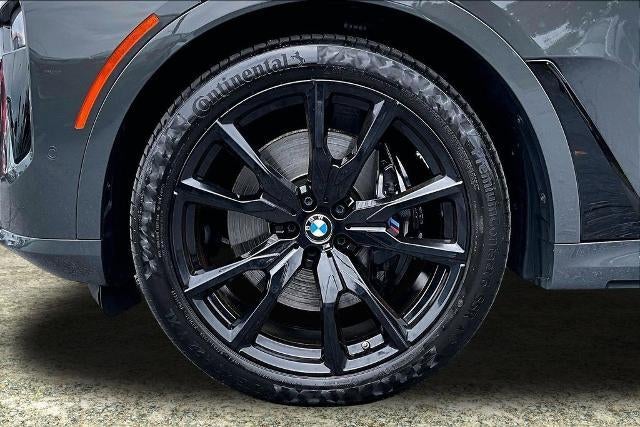 2023 BMW X7 M60i