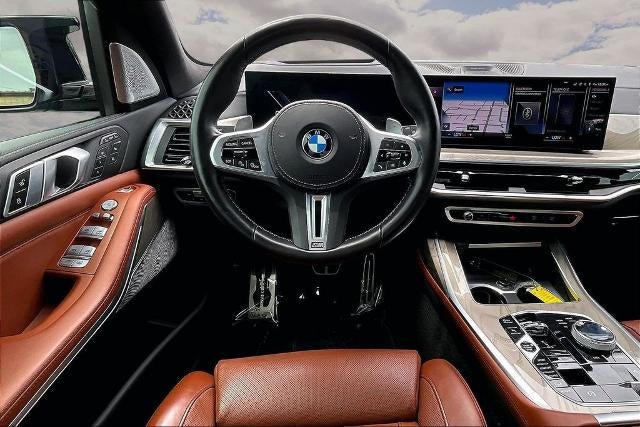 2023 BMW X7 M60i
