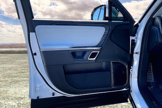 2023 RIVIAN R1S Adventure