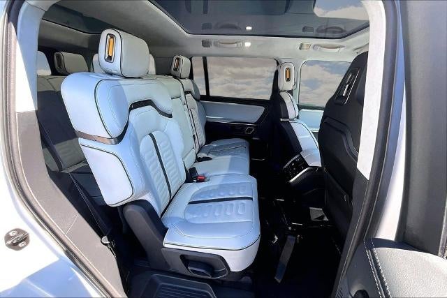 2023 RIVIAN R1S Adventure