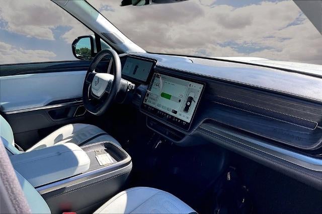 2023 RIVIAN R1S Adventure
