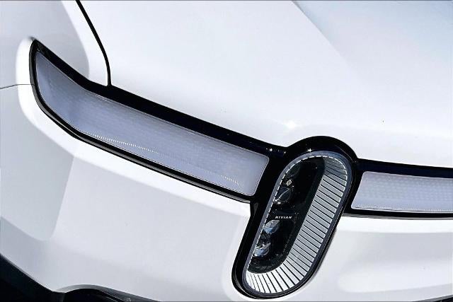 2023 RIVIAN R1S Adventure