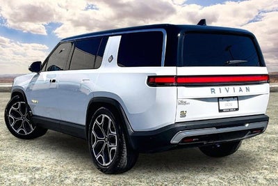 2023 RIVIAN R1S Adventure
