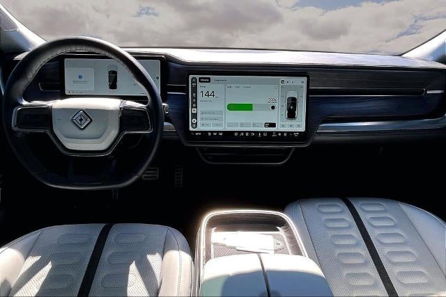 2023 RIVIAN R1S Adventure
