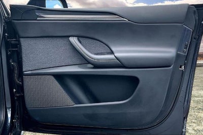 2024 Tesla Model X Base