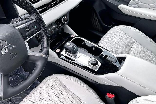 2025 Mitsubishi Outlander SEL