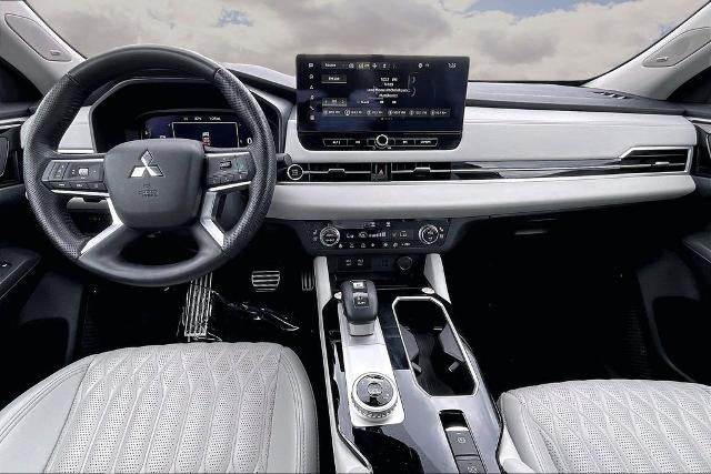 2025 Mitsubishi Outlander SEL