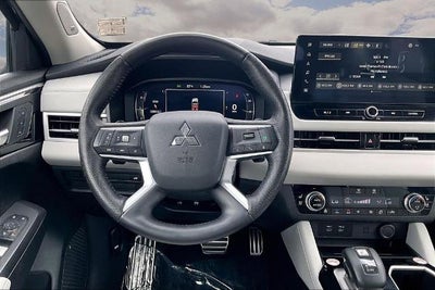 2025 Mitsubishi Outlander SEL