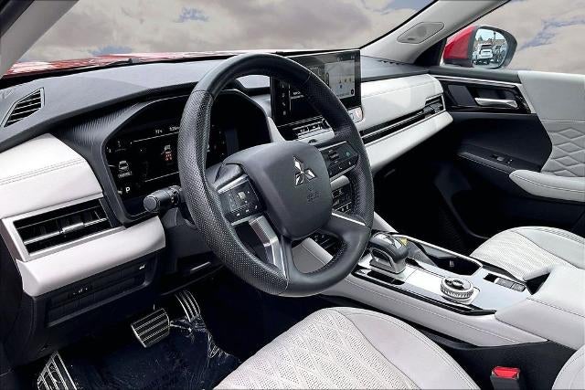 2025 Mitsubishi Outlander SEL