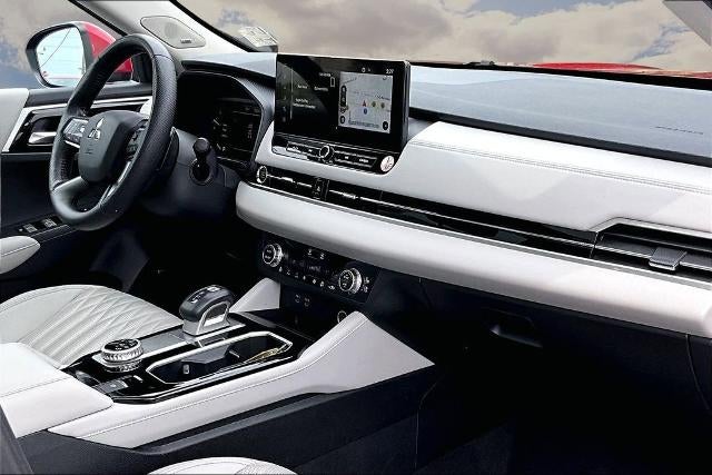 2025 Mitsubishi Outlander SEL