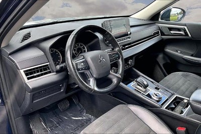 2024 Mitsubishi Outlander SE