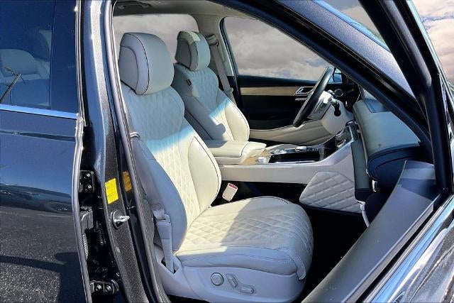 2024 Genesis GV80 Base