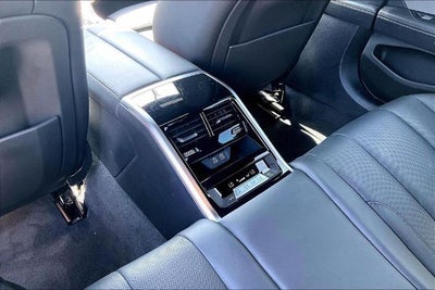 2021 BMW 8 Series 840i